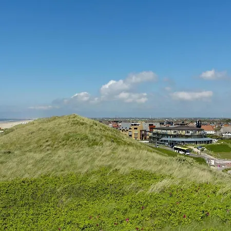 Gorgeous Beachside With Garden * Callantsoog