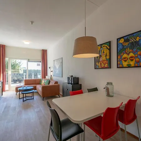 Daire Gorgeous Beachside With Garden *