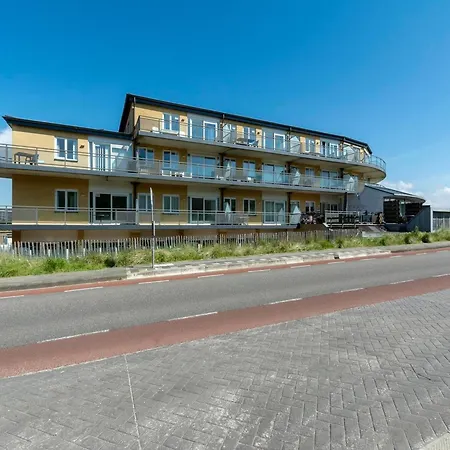 Daire Gorgeous Beachside With Garden