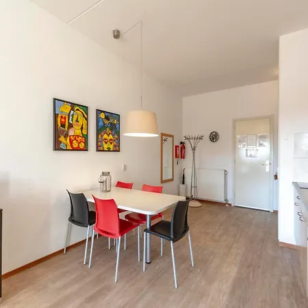 In Netherlands Near The شقة كالانتسوج